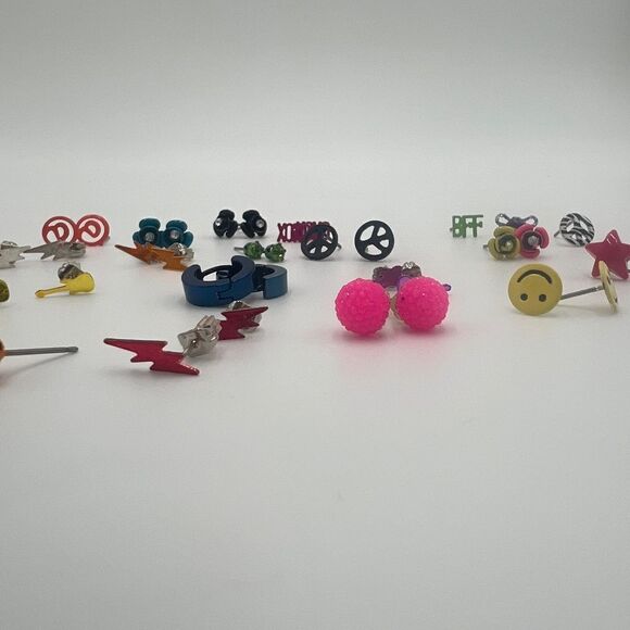 Earring Lot - 20 Pair and 8 Singles of Fun and Funky Stud Earrings - Picture 10 of 11